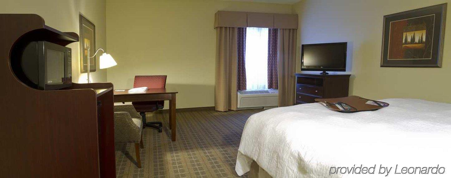 Hampton Inn Charlotte Monroe Habitación foto
